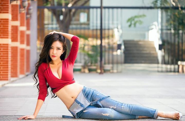 融合瑜伽与普拉提的健身课